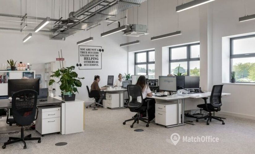  Business center  in Dorset, Aviation Park West, 40 m² - MatchOffice.co.uk