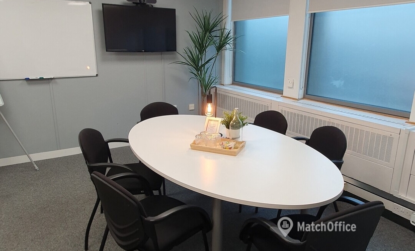 Business center 91 Waterloo Road SE1 8RT Cardiff