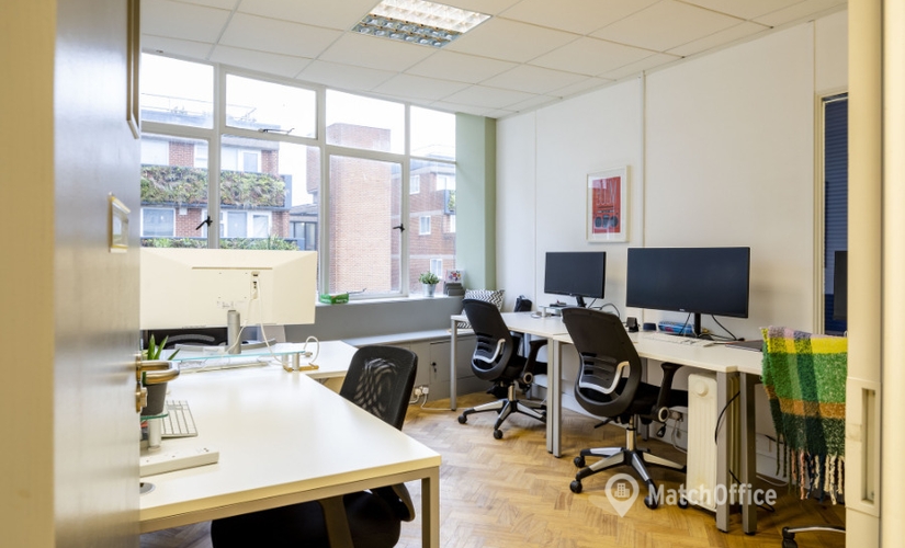 Virtual office space in Surrey, Commercial Way 14 (GU21 6ET) - 1 | MatchOffice.com