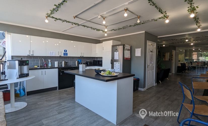 10 m² Business space in Crawley, Astral Towers (RH10 9XA) - 1 | MatchOffice.com