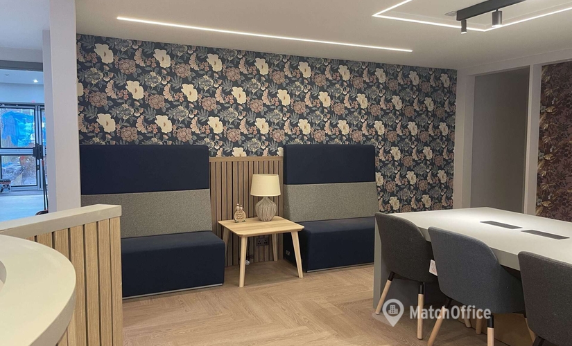 110 m² Coworking space  in South London, Brighton Road 360 (CR2 6AL) - 1 | MatchOffice.com