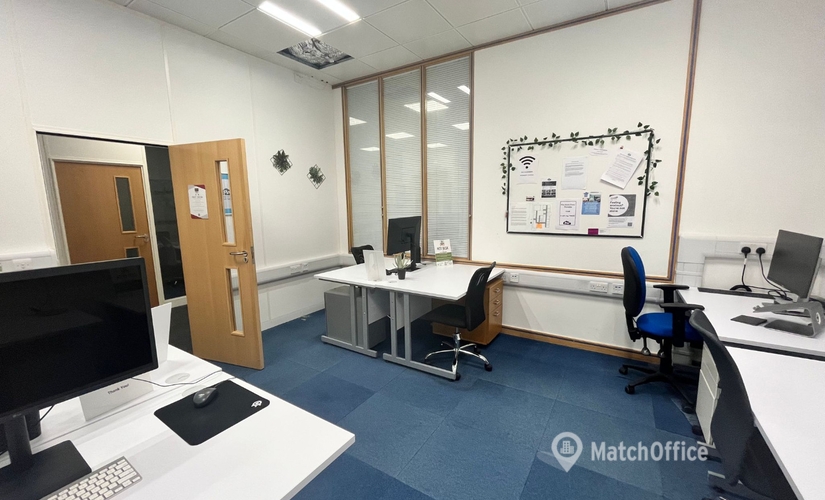 10 m² Business space in Crawley, Spectrum House (RH6 0LG) - 4 | MatchOffice