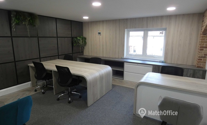 Business centre in Farnborough, Invincible Road 30, 1041 m² - MatchOffice.co.uk