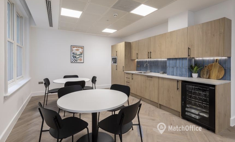 Business center 81 Gracechurch Street EC3V 0AU West London