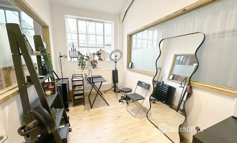  Office to let in East London, Lyon Road 17, 26 m² - MatchOffice.co.uk