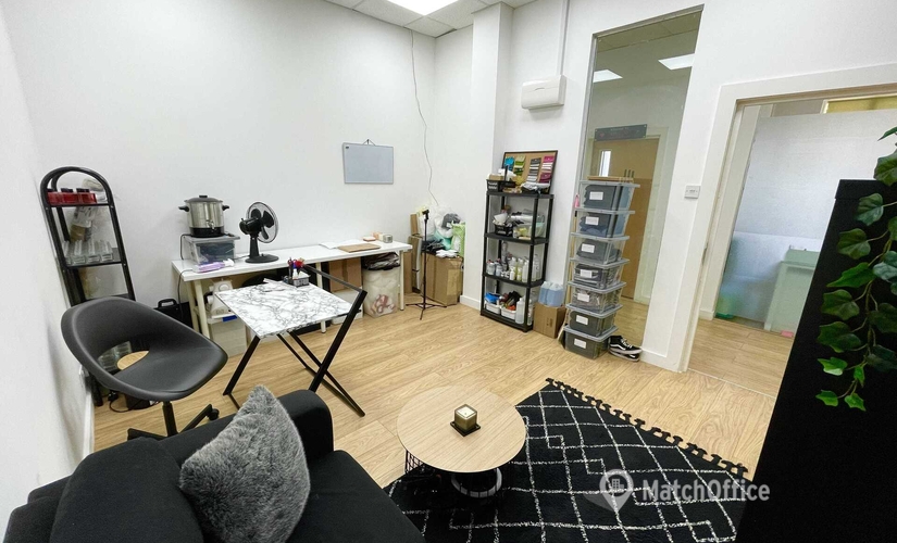 Office High Road Leyton 679 E10 6RA East London