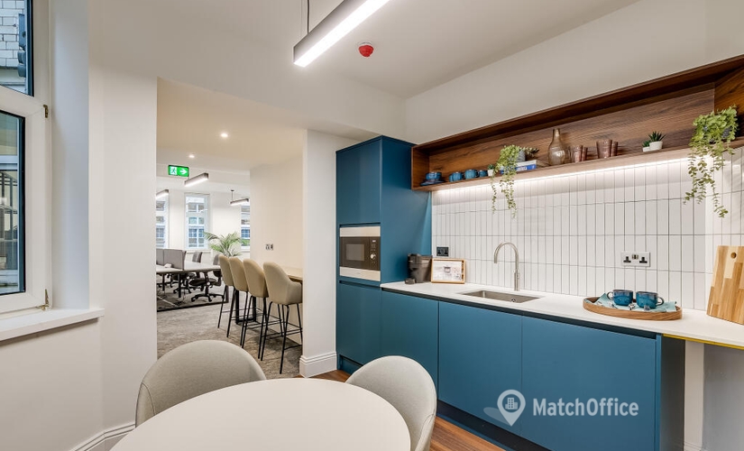 190 m² Serviced office in West London, 8 Laurence Pountney Hill (EC4R 0BE) - 3 | MatchOffice.com