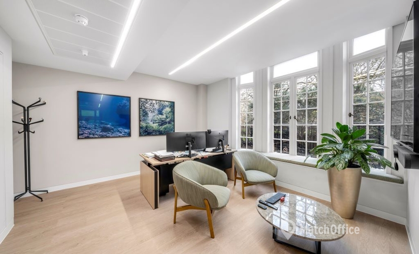 Business center 30 Saint James's Square SW1Y 4AL West London