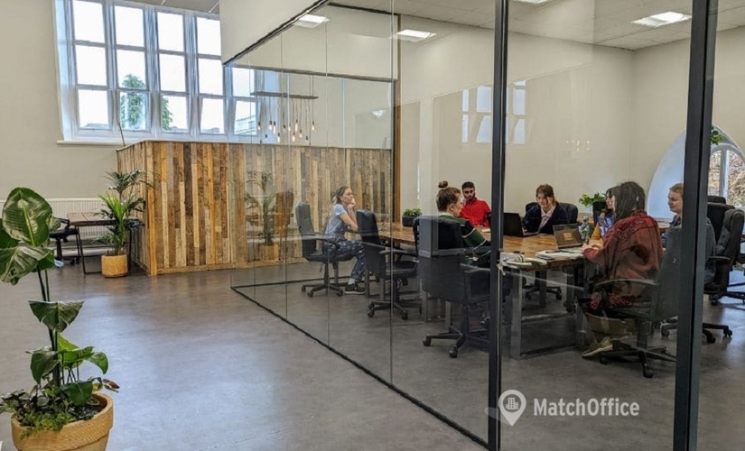 10 m² Shared office in Bristol, Oakfield Road 16 (BS8 2AP) - 1 | MatchOffice.com