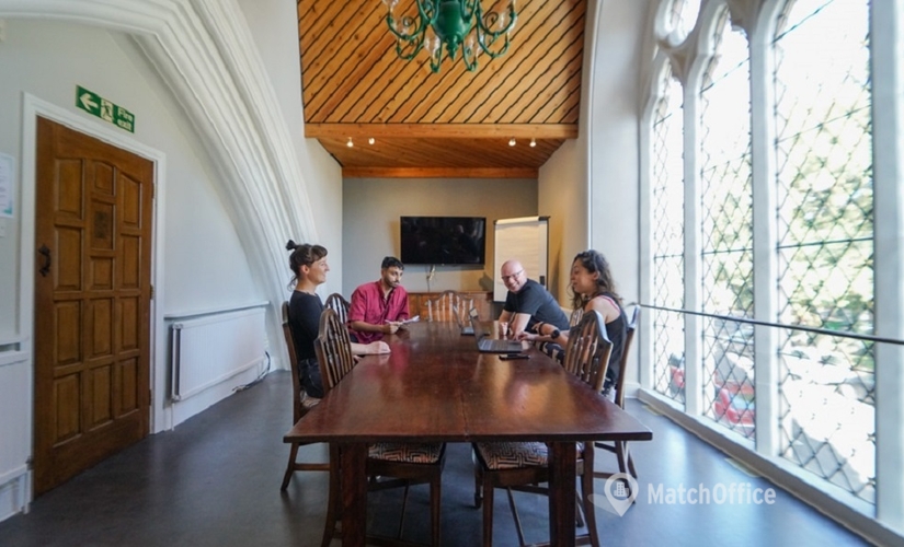 10 m² Shared workspace in Bristol, Oakfield Road 16 (BS8 2AP) - 2 | MatchOffice.com