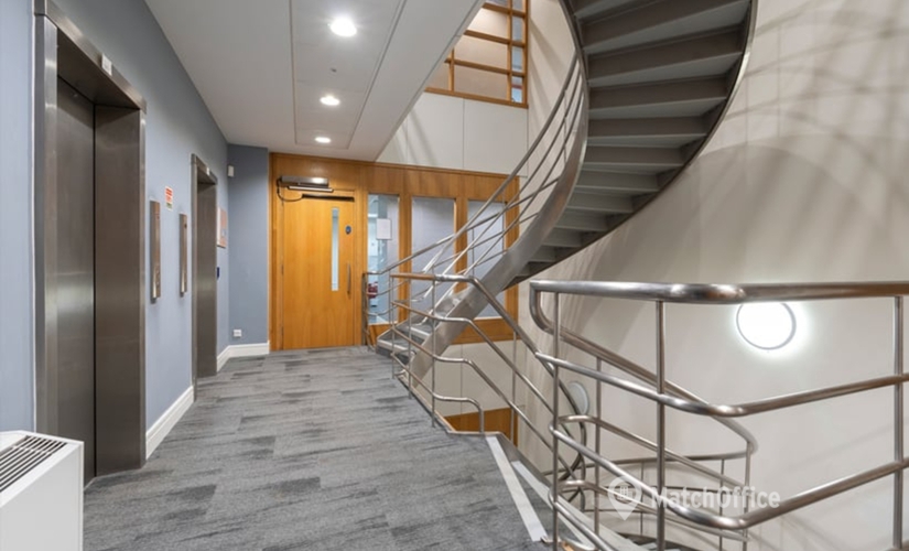 10 m² Business space in Surrey, North Street 25 (KT22 7AT) - 0 | MatchOffice.com