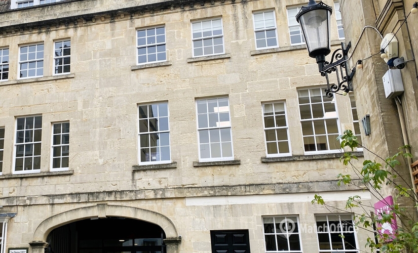 10 m² Business space in Bath and North East Somerset, Queen Street 4 (BA1 1HE) - 1 | MatchOffice