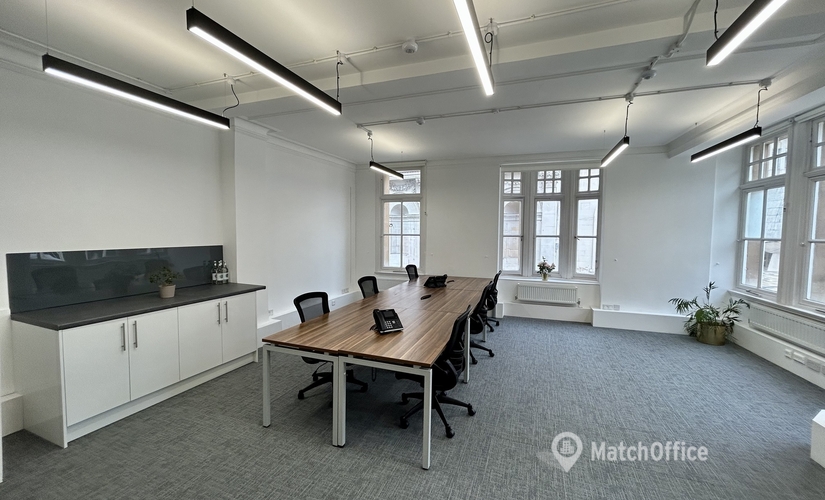 Office Blackwell House EC2V 5AE Central London