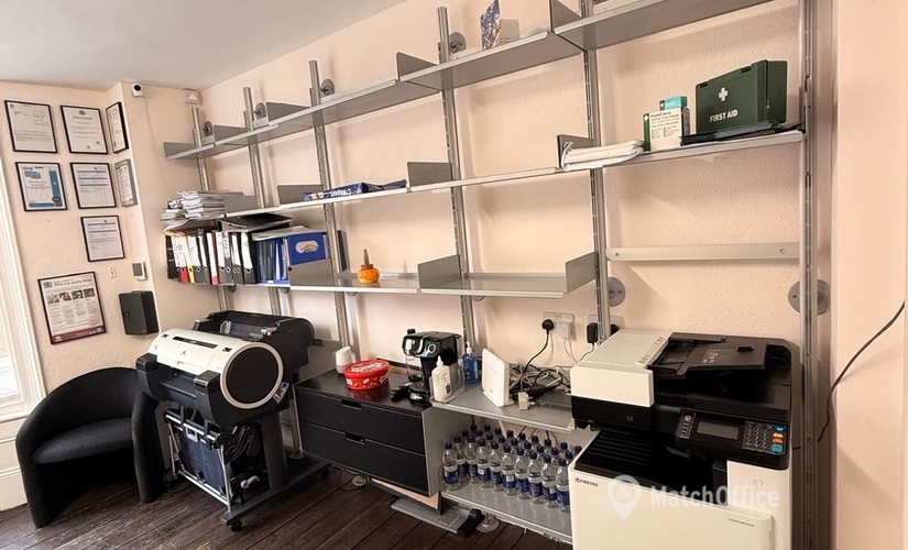 Office Eastcastle Street 37 W1W 8DR Central London