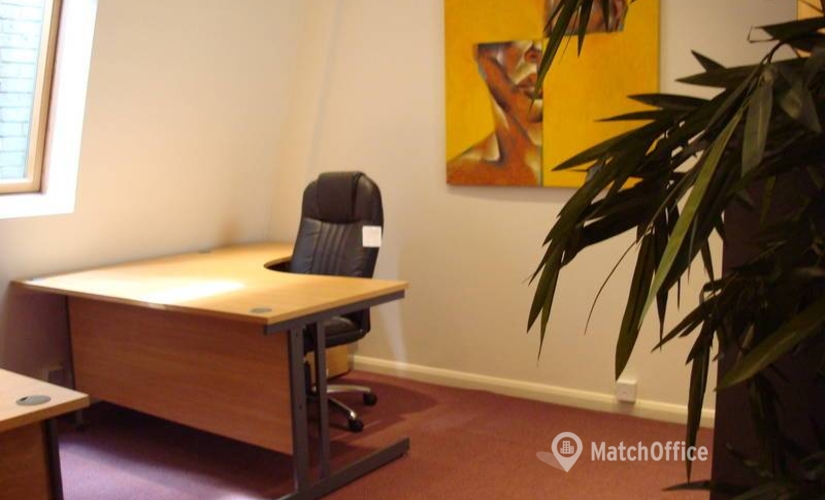 Business center Breasy Place, 9 Burroughs Gardens NW4 4AU North London