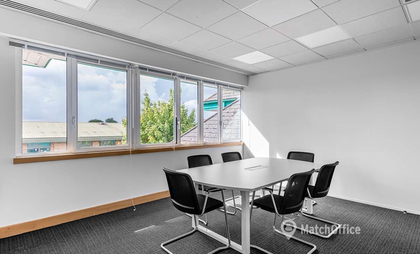 Work space in Leatherhead, Kingston Road, 10 m² - MatchOffice.co.uk