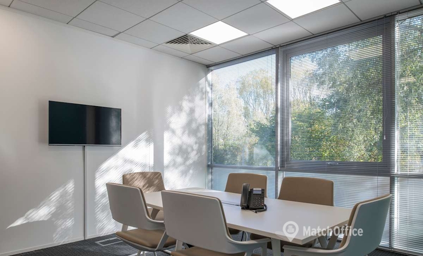 Work space in Milton Keynes, Fairbourne Drive, 10 m² - MatchOffice.co.uk