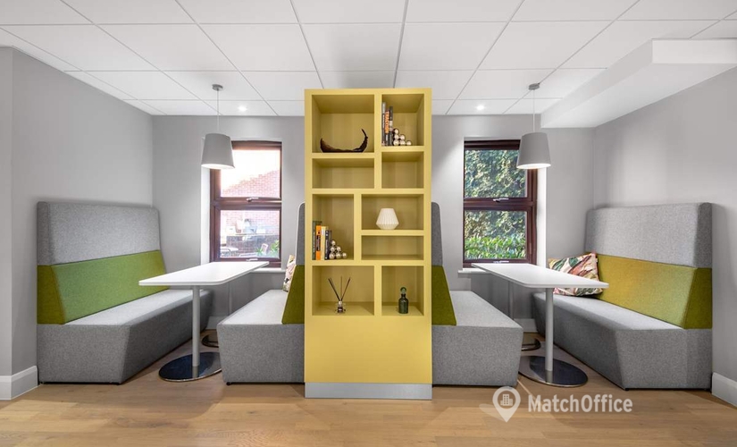 Coworking space in West Berkshire, 12-20 Oxford Street, 10 m² - MatchOffice.co.uk