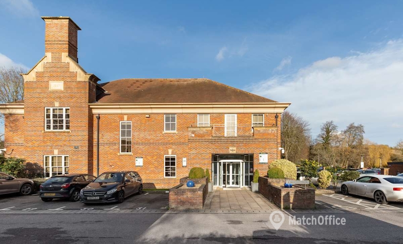10 m² Business space in High Wycombe, The Broadway (HP7 0UT) - 0 | MatchOffice.com