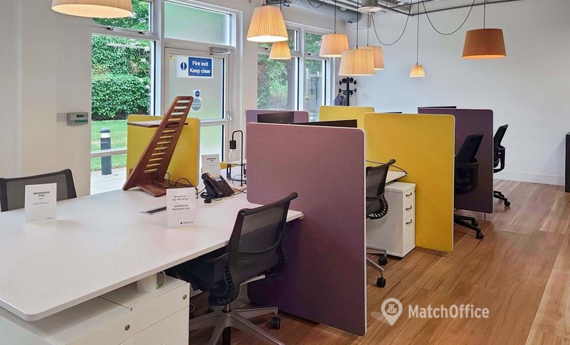 10 m² Shared office in Buckinghamshire, Chalfont Park (SL9 0BG) - 3 | MatchOffice.com