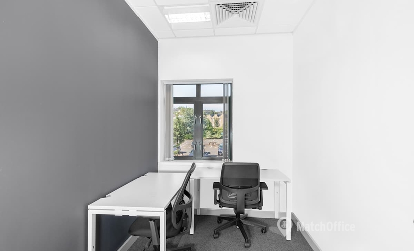 Work space in West Yorkshire, Salts Mill Road, 10 m² - MatchOffice.co.uk