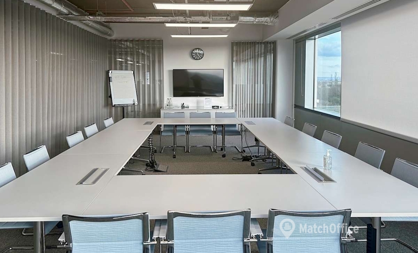 Coworking in West London, 2 Lakeside Drive, 10 m² - MatchOffice.co.uk