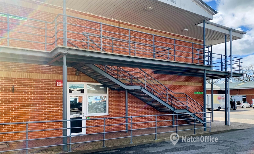 Business centre in Hampshire, Waterberry Drive, 10 m² - MatchOffice.co.uk
