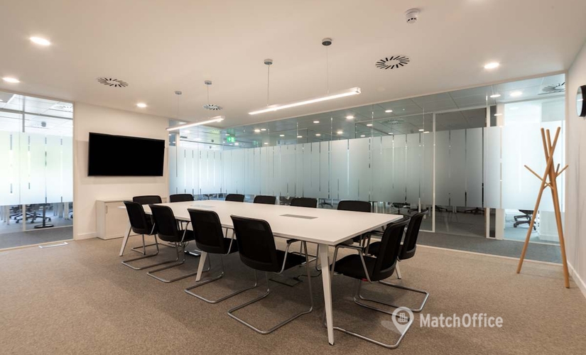 Business center in Wokingham, Wharfedale Road, 10 m² - MatchOffice.co.uk