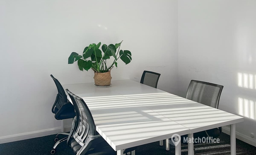 10 m² Serviced office in West Yorkshire, Madison Offices (LS17 7HW) - 2 | MatchOffice