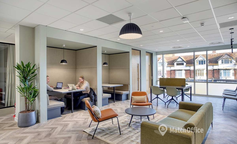  Work space in Surrey, Ashley Park House, 10 m² - MatchOffice.co.uk