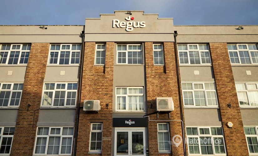 Work space in West London, 5 Wadsworth Road, 10 m² - MatchOffice.co.uk