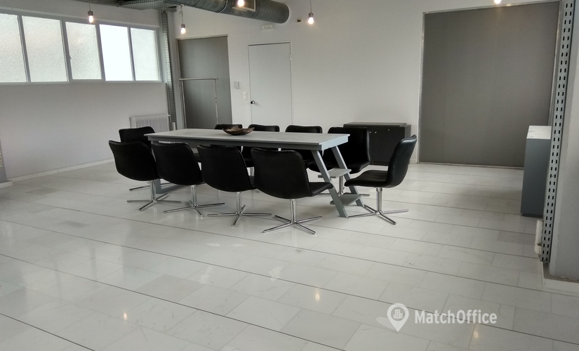 100 m² Conference center in Athens, 33 Saronikou St (163 45) - 0 | MatchOffice