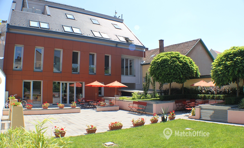 300 m² Business space place for rent in Debrecen, Arany János utca 55 (4025) - 0 | MatchOffice.com