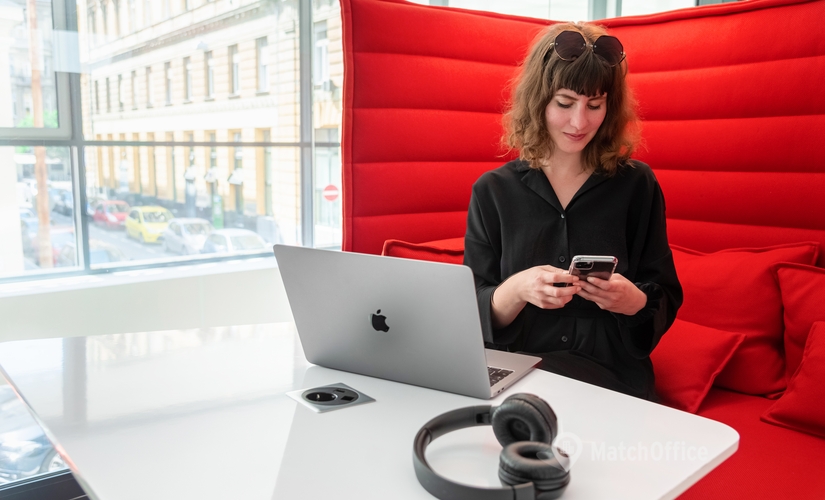 Office Salétrom utca 4 1085 Budapest