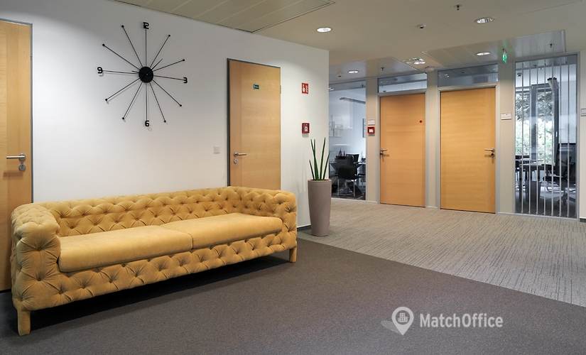 100 m² Business space in Budapest, Széchenyi István tér 7-8. (1051) - 1 | MatchOffice.com