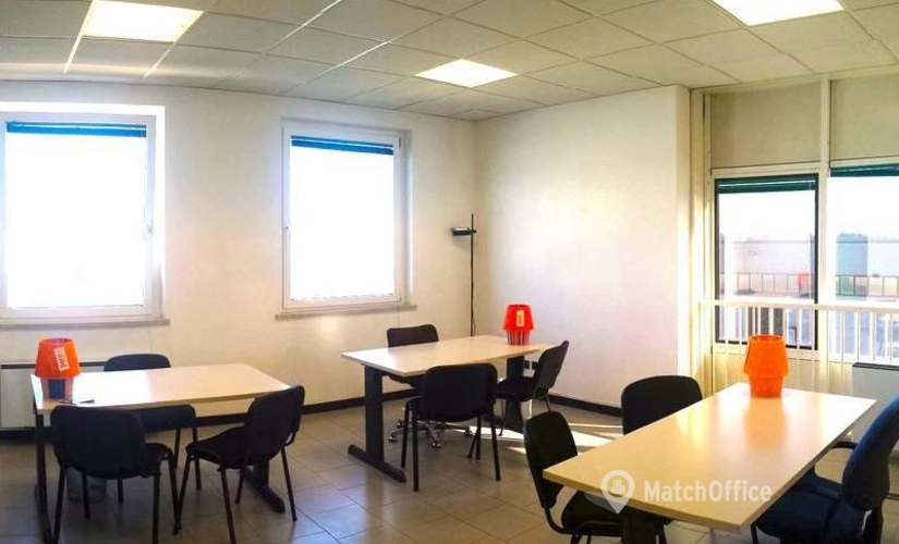90 m² Shared workspace  in Verona, Via Walter Fleming (37026) - 4 | MatchOffice.com