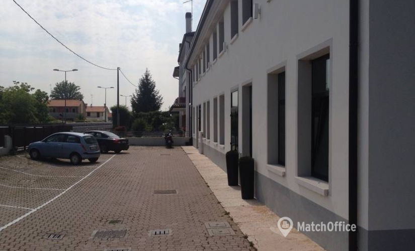Esplora ufficio condiviso flessibile a Treviso di 100 m², Via Postioma 68 - 2 | MatchOffice