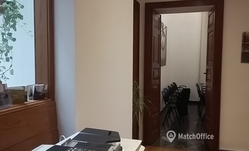 26 m² Business space property up for rent in Cagliari, Viale Trento 3 (09123) - 1 | MatchOffice