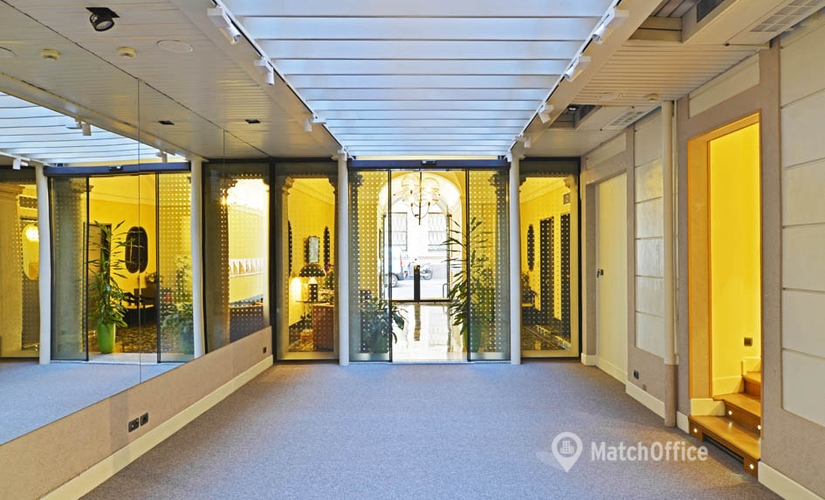 190 m² Meeting room in Milan, Via Borgonuovo 1 (20121) - 1 | MatchOffice