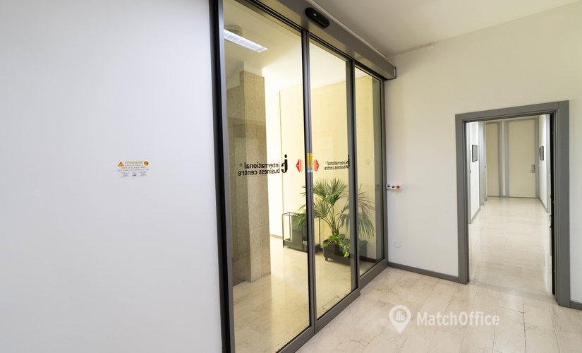 Prenota una sala riunioni affidabile a Bologna di 22 m², Via Ferrarese 3 - 4 | MatchOffice