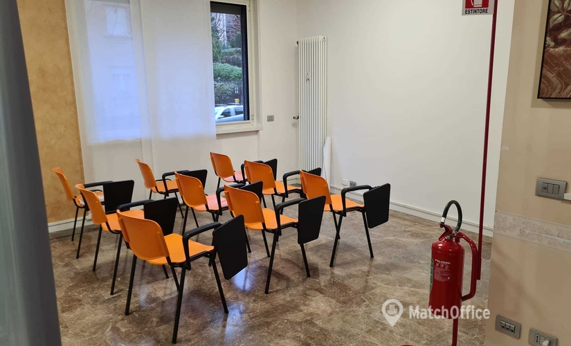25 m² Conference center in Bergamo, Viale Vittorio Emanuele II 41 (24121) - 1 | MatchOffice.com