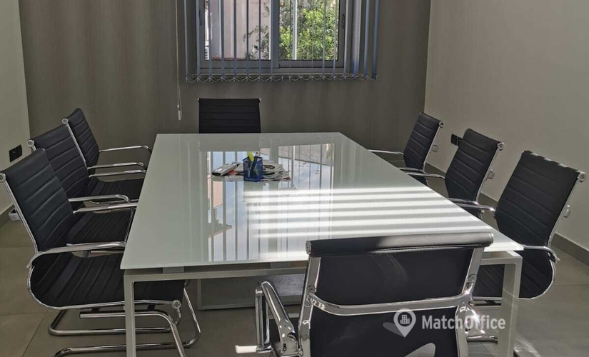 Prenota una sala conferenze accogliente a Napoli di 26 m², Viale dei Gerani 1 - 2 | MatchOffice.it