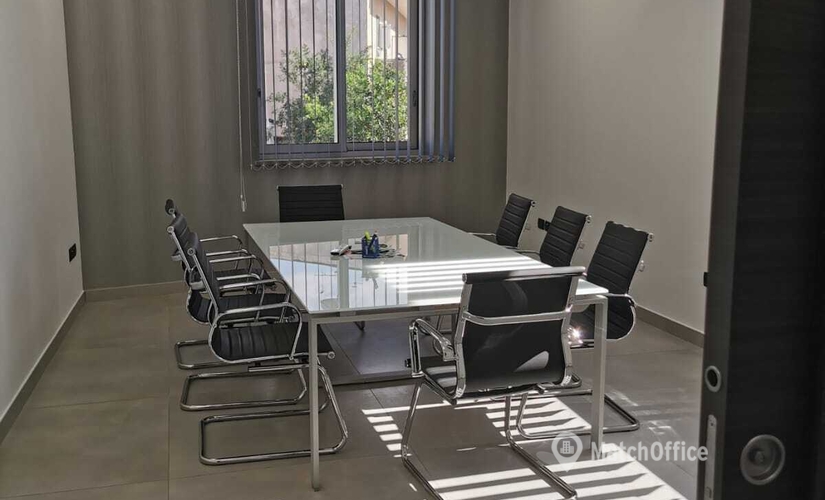 Prenota uno spazio per conferenze accogliente a Napoli di 26 m², Viale dei Gerani 1 - 3 | MatchOffice.it