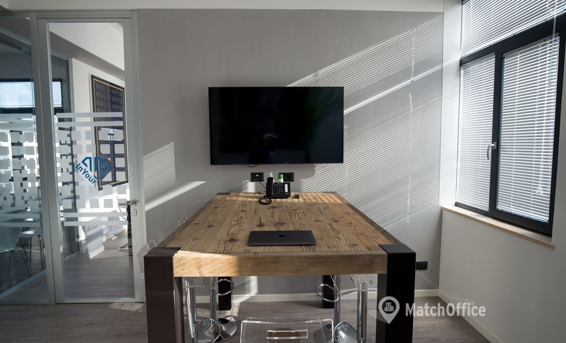 Affitta ufficio temporaneo comodo a Firenze di 90 m², Via Dante Alighieri 10 - 4 | MatchOffice