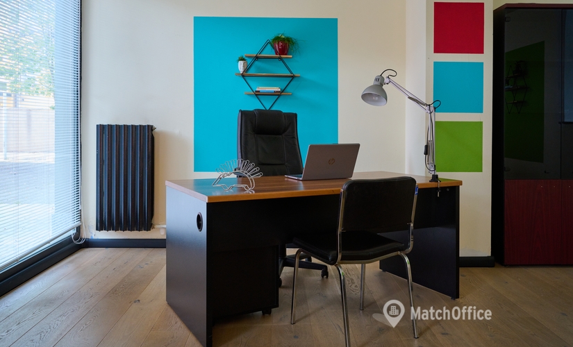 Esplora ufficio coworking adatto a Milano di 90 m², Via Deledda - 1 | MatchOffice.it