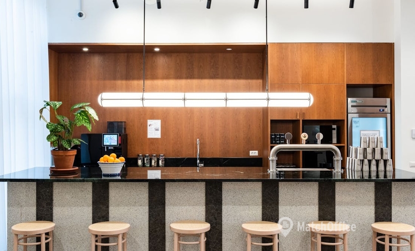 150 m² Business space in Milan, Via Vittor Pisani (20124) - 4 | MatchOffice.com