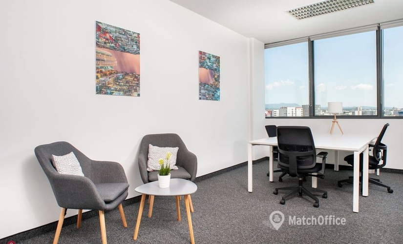 Esplora spazio coworking flessibile a Como di 100 m², Via Cecilio 2 - 3 | MatchOffice.it