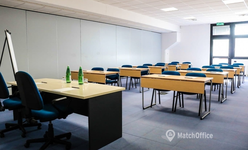 30 m² Conference hall in Modena, Viale Virgilio 52E (41100) - 3 | MatchOffice.com