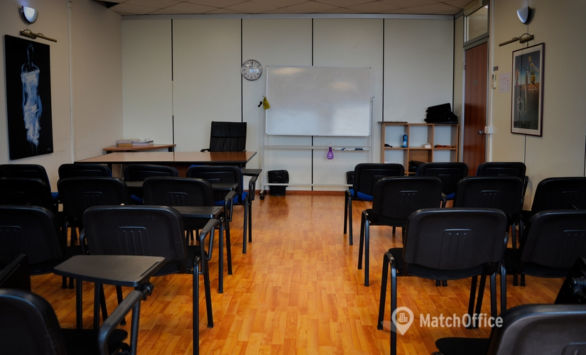 Prenota una sala riunioni accogliente a Napoli di 60 m², Via Vicinale S. Maria del Pianto - 2 | MatchOffice