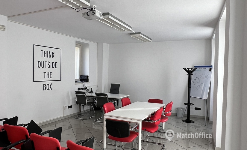 12 m² Shared office in Cantù, Via Unione 4 (22063) - 1 | MatchOffice.com